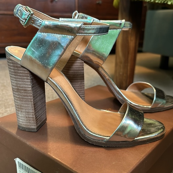 coach lexey mirror metallic sandals - Picture 5 of 8